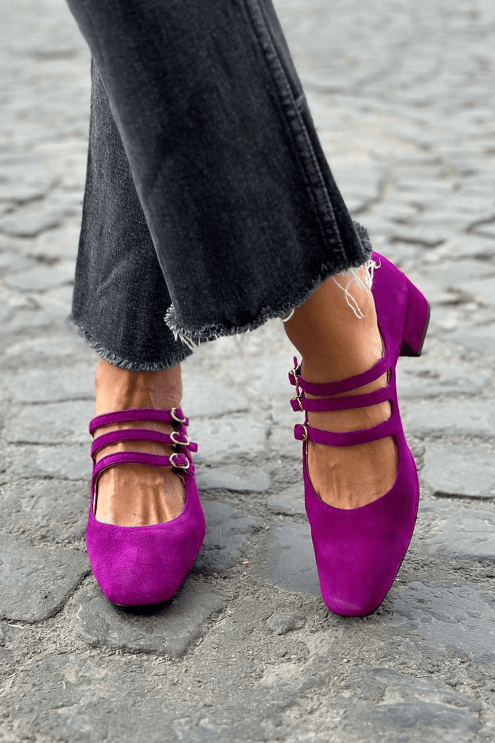 DECOLLETE CON TRES TIRAS