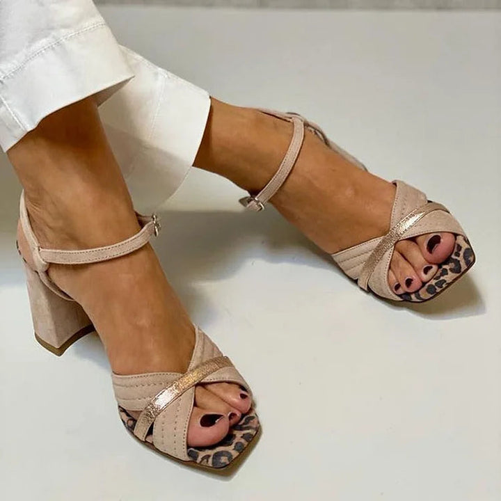 SANDALIAS CON TALÓN CRUZADO