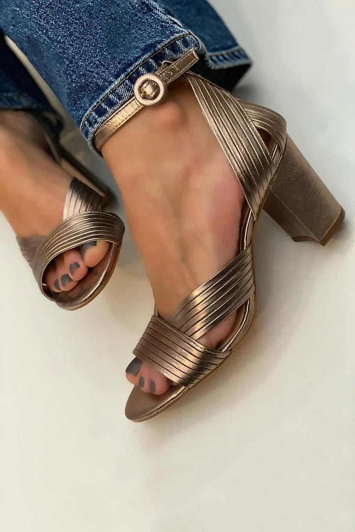 SANDALIAS ELEGANTES CON TIRAS