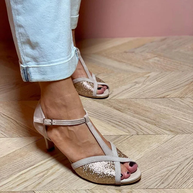 SANDALIA BRILLANTE CON TACÓN BAJO