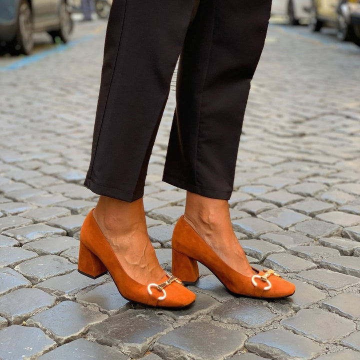 PUMP ELEGANTES CON DETALLE DORADO
