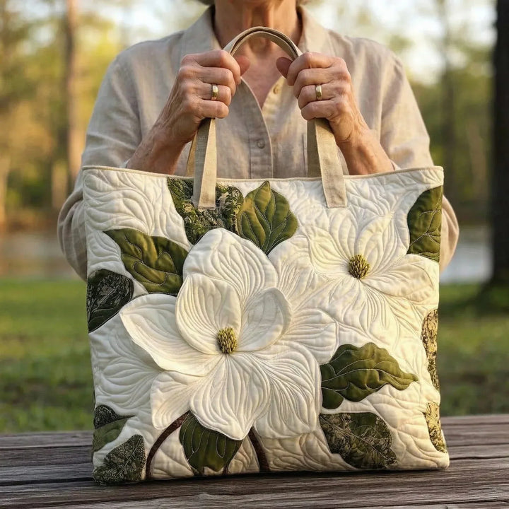 Bolso Artisanal Acolchado - Lirios Blancos Elegantes
