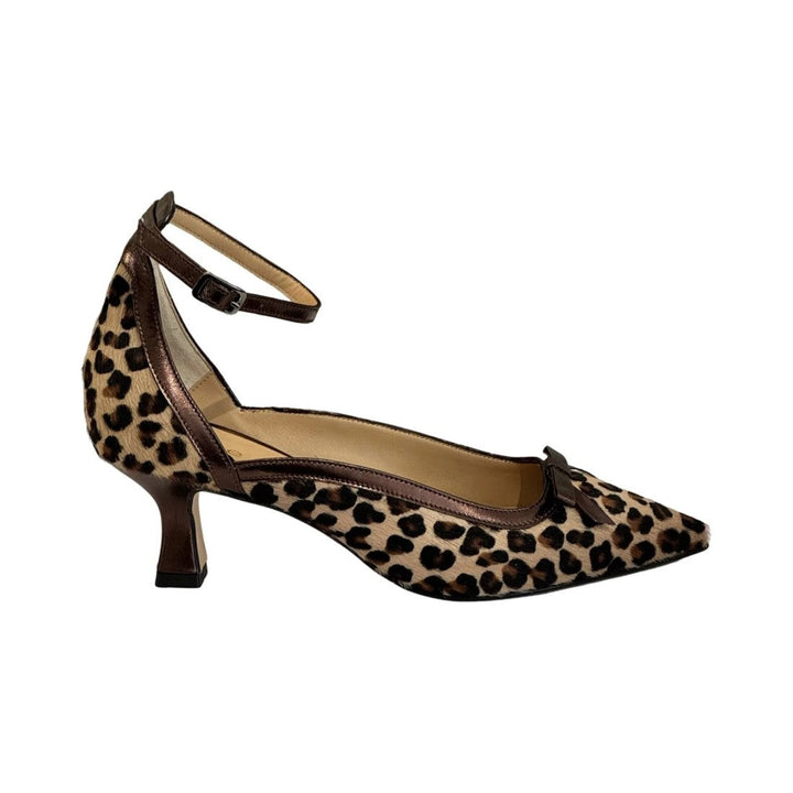 DECOLLETE CON ESTAMPADO DE LEOPARDO